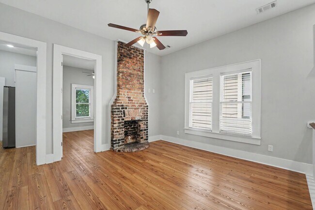 Building Photo - 311 W 39th St