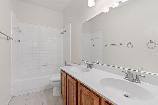Building Photo - 4036 Barlow Dr