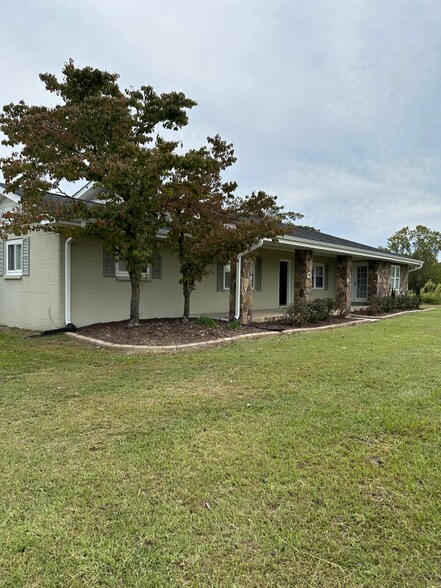 Primary Photo - 8913 Sauls Rd