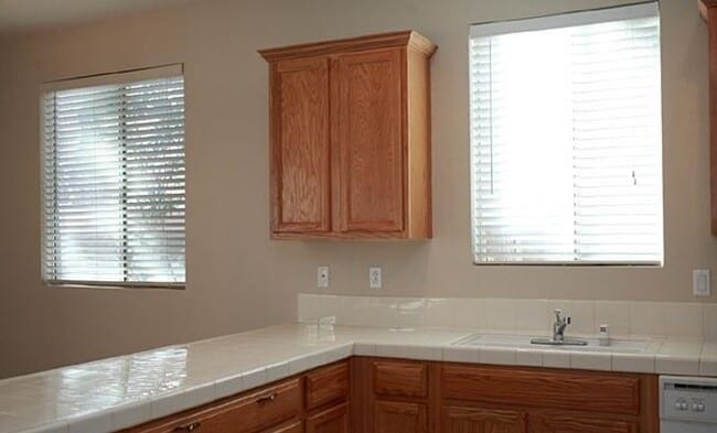 Building Photo - Southwest Area, Gated. 2 Story 3bd,2.5ba,2...