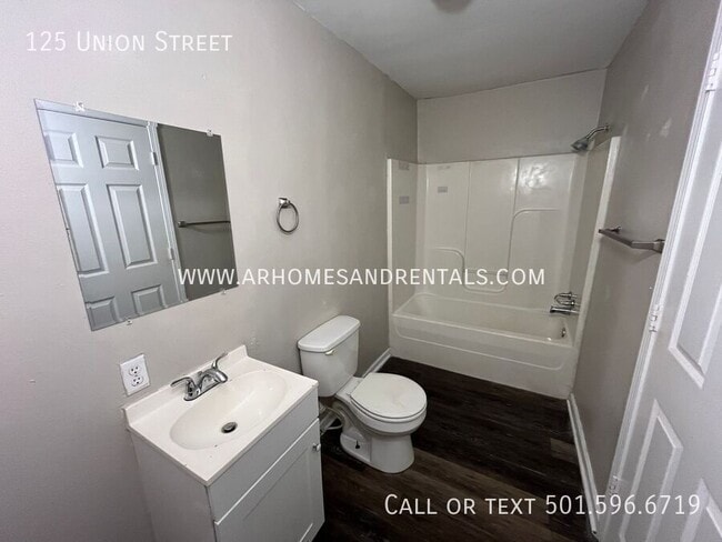 Building Photo - 125 Union St