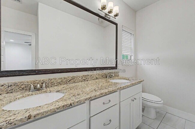 Building Photo - 3110 SW Riverstone Ave