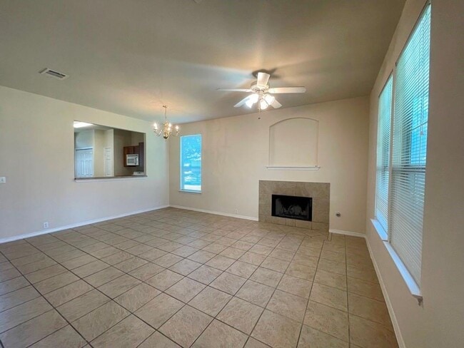 Building Photo - 251B Utterback