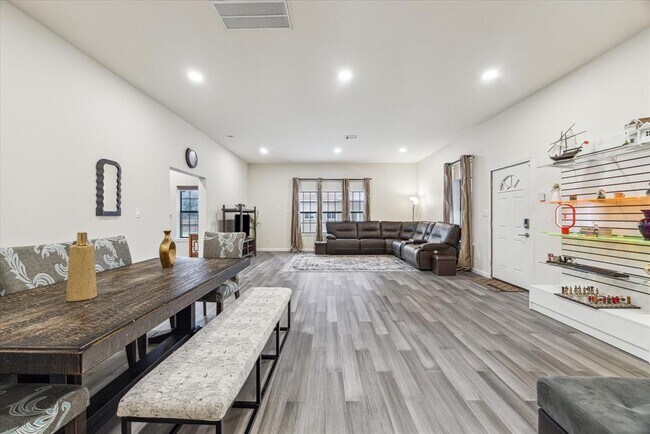 Building Photo - 24727 Saddlespur Ln
