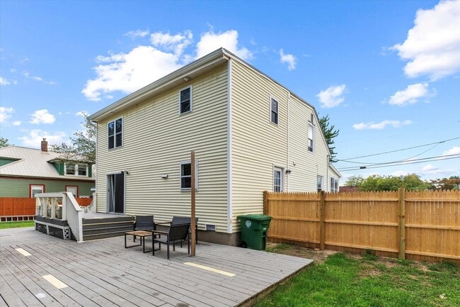 Building Photo - 16 Chautauqua Ave