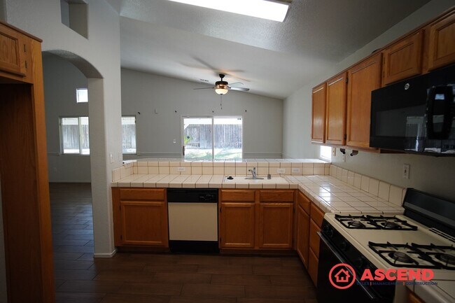 Building Photo - Charming 3-Bedroom Home in the Akers & Berkshire Area!