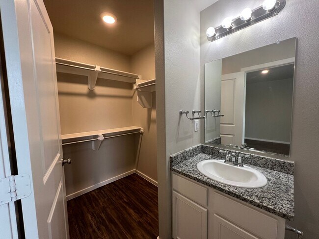 Building Photo - Available June in Frenship ISD: 3-Bedroom, 2-Bath Home!