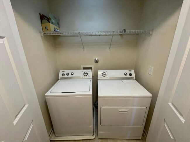Building Photo - 107 Fanwood Ct