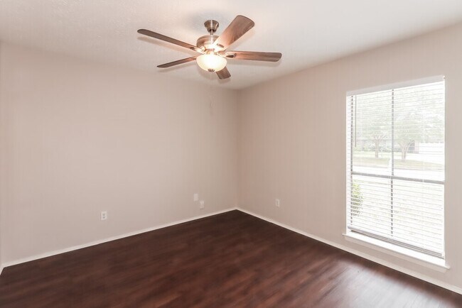 Building Photo - 20810 Union Park Dr