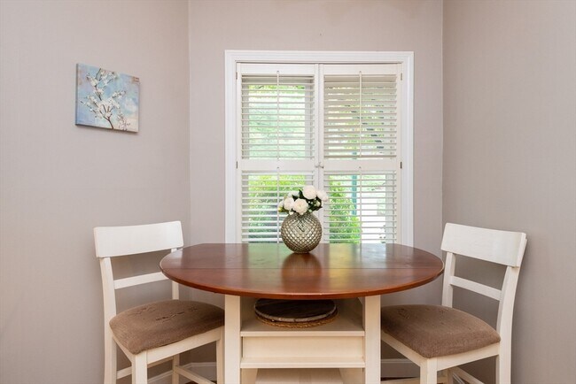 Building Photo - 178 Bishops Forest Dr