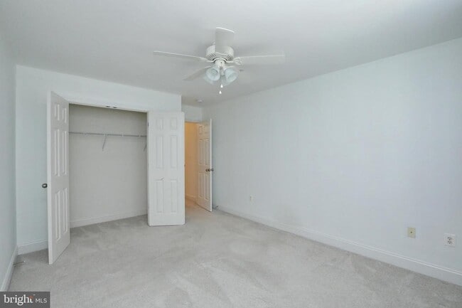 Building Photo - 1028 Llano Dr