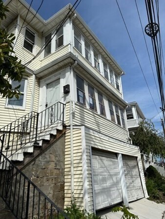 Building Photo - 134 Elm St