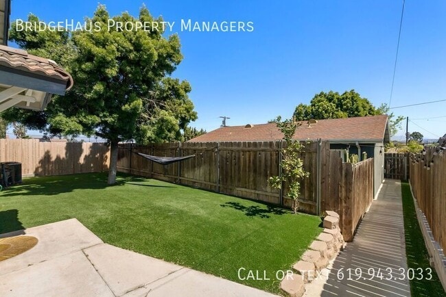 Building Photo - 832 Georgia St