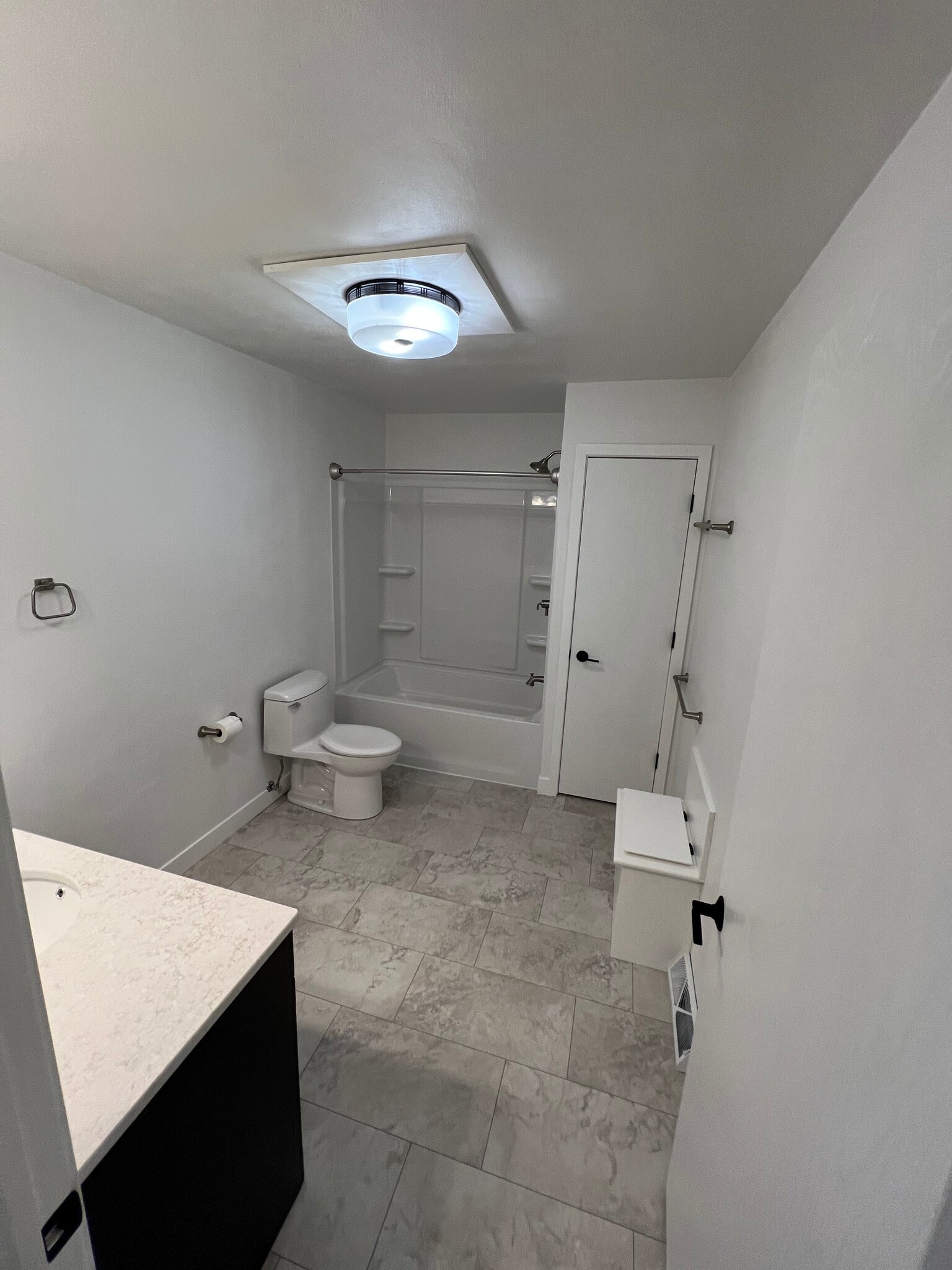 Full bathroom 1 - 3794 Timber Ln