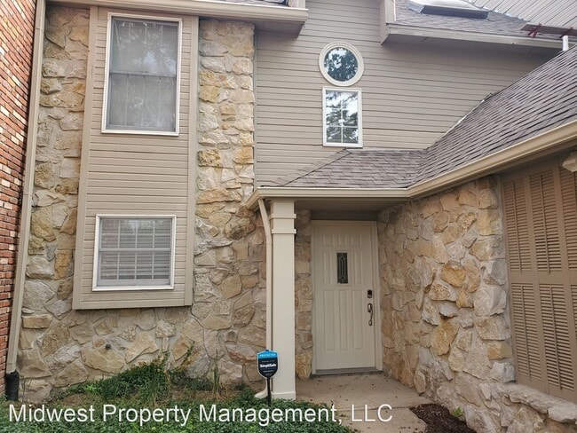 Building Photo - 3 br, 2.5 bath House - E 100-11 Green Mead...