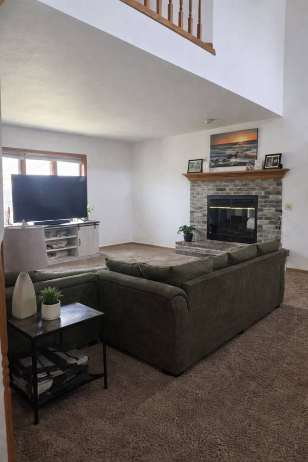 Building Photo - 5849 Woodland Dr