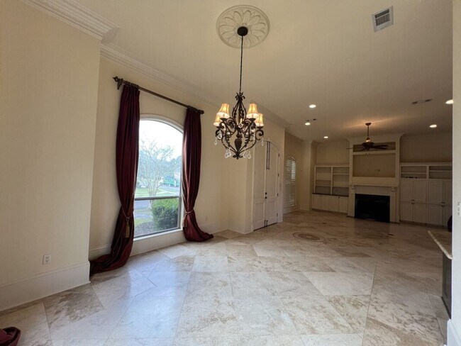 Building Photo - Elegant Two-Story Home with Outdoor Kitchen in Desirable Shadows Lake