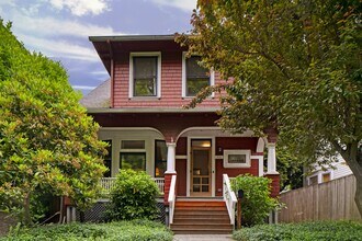 Building Photo - R0441