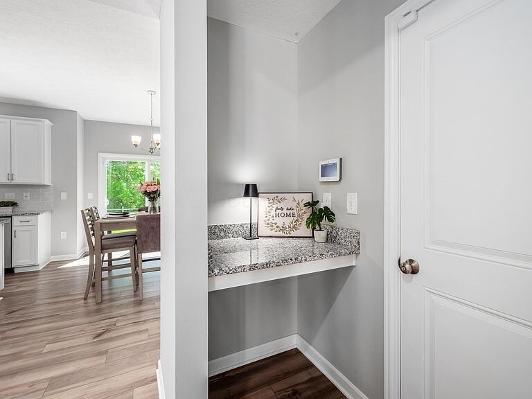 Building Photo - 9222 Ash Grove Dr
