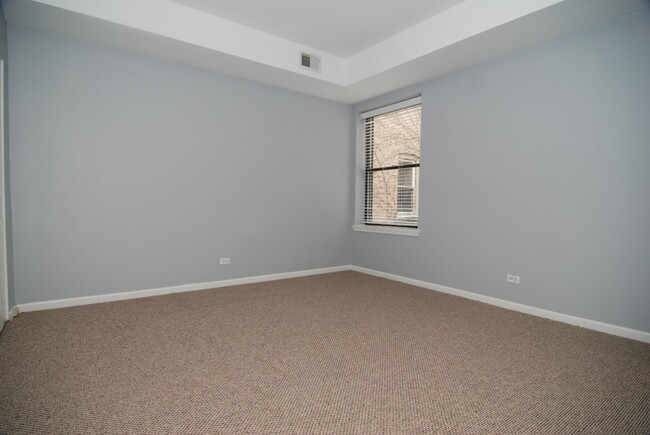 Building Photo - 7732 N Paulina St