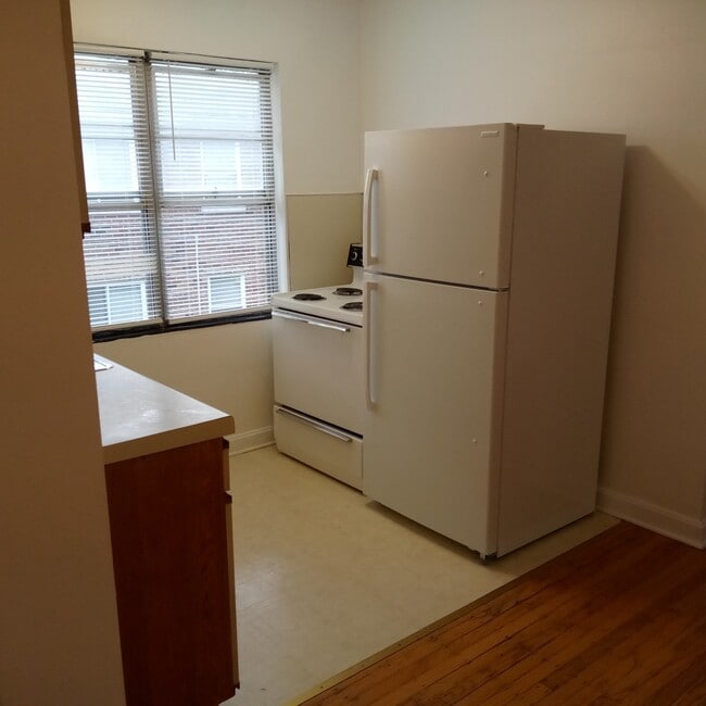 Stove & New Refrigerator - 319 Ridgedale Rd