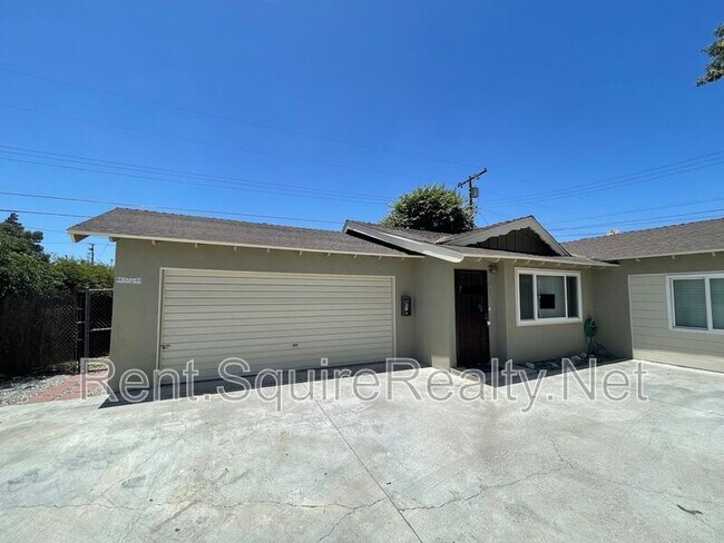 Building Photo - 355 S Aspan Ave