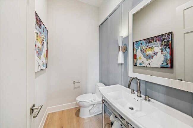 Building Photo - 1136 Woodland St