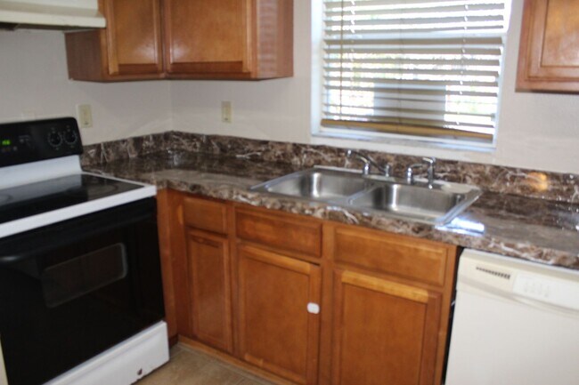Building Photo - 610 Cassin Ave
