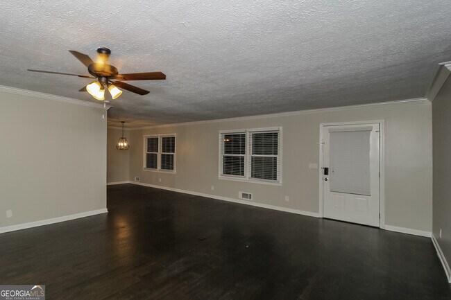 Building Photo - 715 Jett Rd