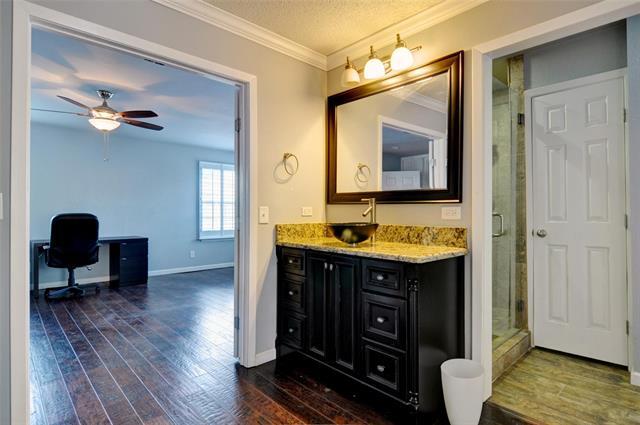 Building Photo - 3237 Odessa Ave