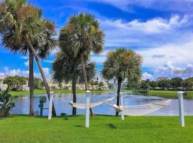 Building Photo - 3889 Pompano Dr SE