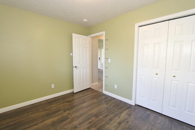 Building Photo - 705 Spruce Creek Dr