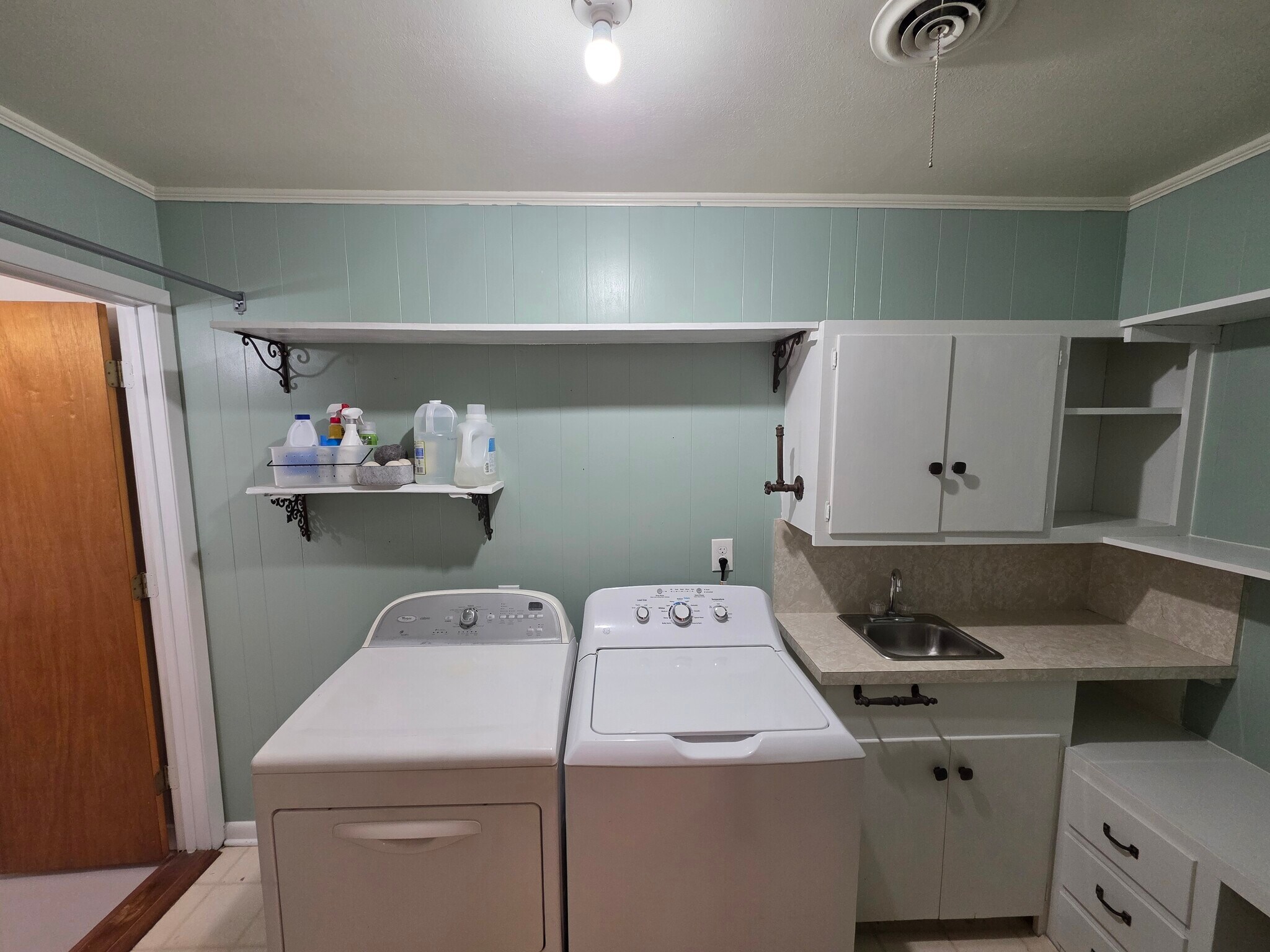 Building Photo - 1803 Jefferson St