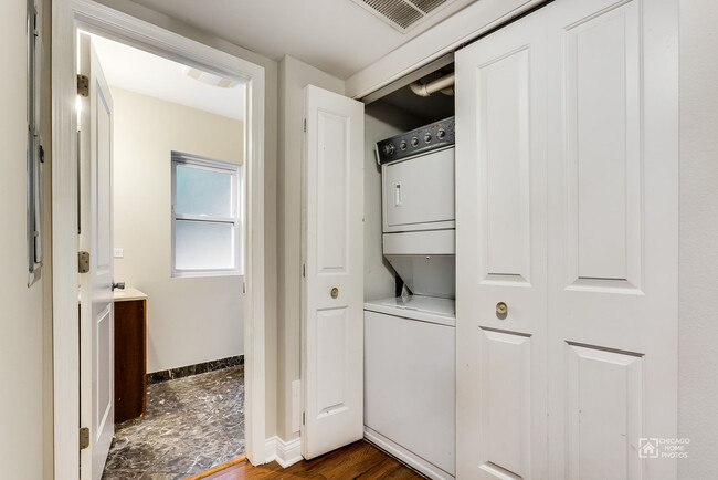 2B - In Unit Washer/Dryer - Brummel 623-631 Evanston