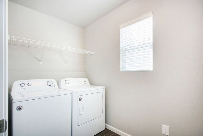 Building Photo - 7532 Bramling Dr