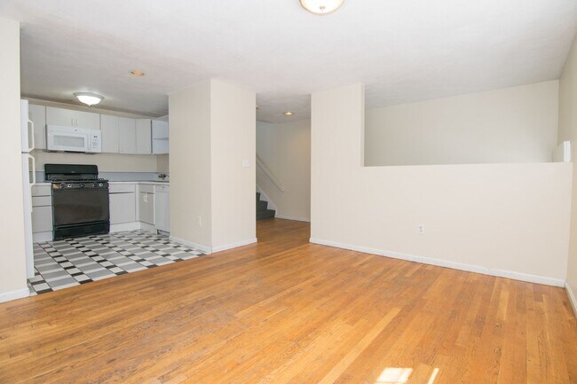 Building Photo - 123 Glenville Ave