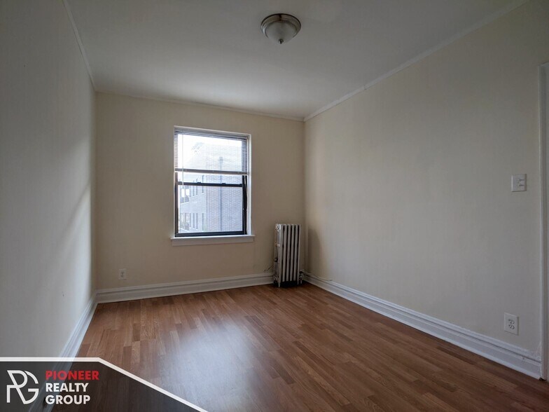 Building Photo - 4831 N Damen Ave