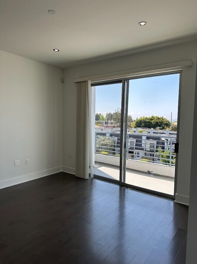 Building Photo - Wembly Park - Ashely Rental Income