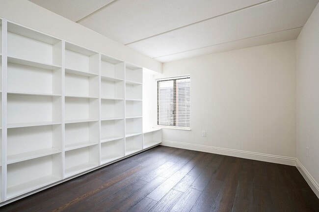 Building Photo - 50% Off First Month's Rent! Stellar Symphony Terrace Condo!