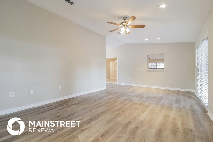 Building Photo - 136 E Grace St