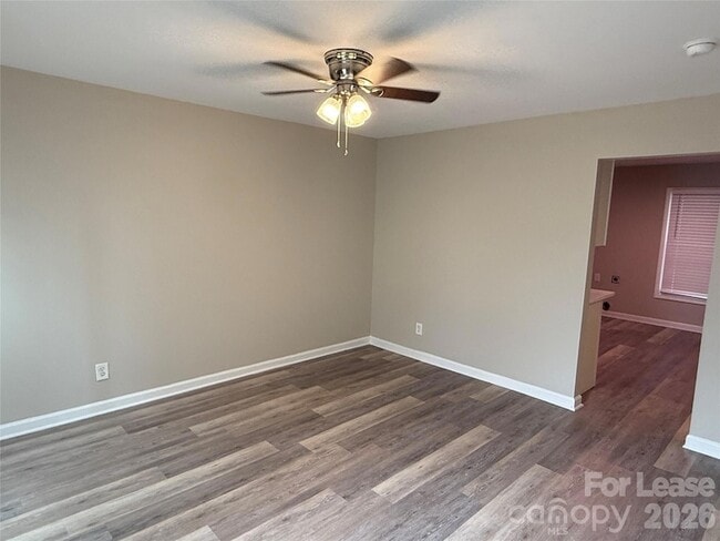 Building Photo - 312 W Catawba Ave