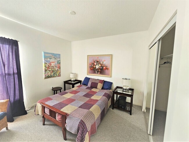 Building Photo - 5050 Fairways Cir