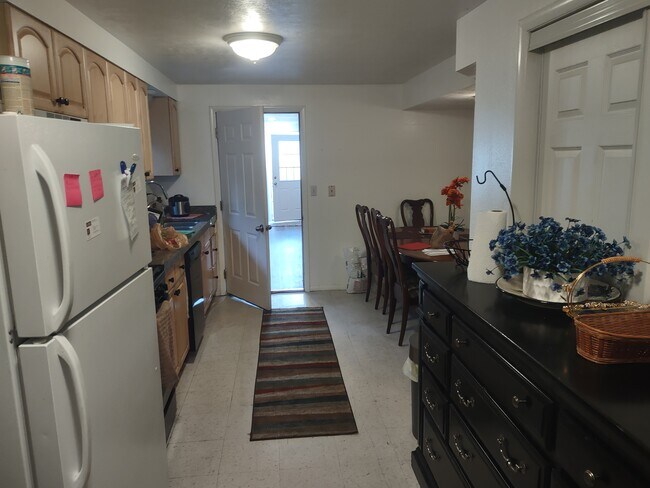 Granite countertops kitchen - 11257 S Cedar View Cir