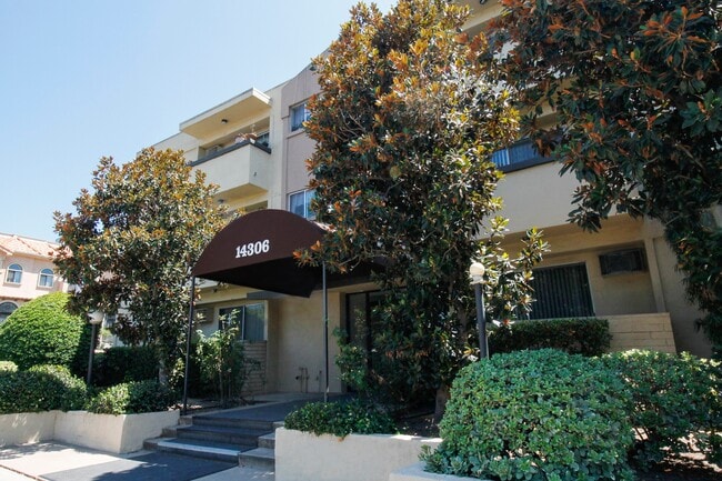 Primary Photo - 14306 Riverside Dr