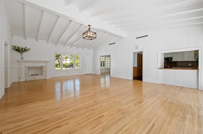 Building Photo - 4114 Santa Maria St