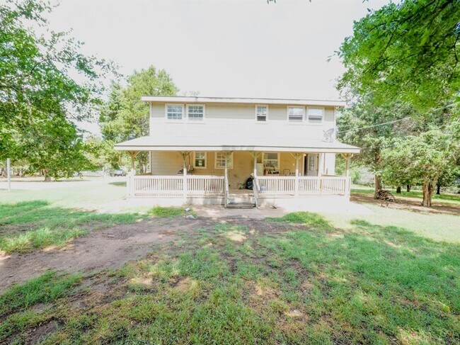 Building Photo - 625 Waugh Way