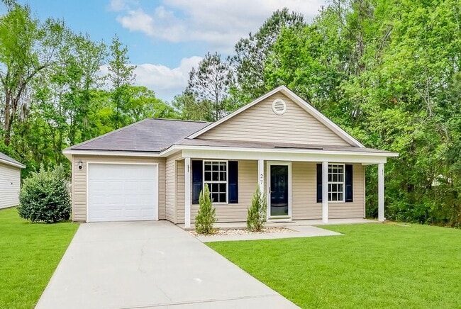 Building Photo - Charming 3BR Home/ Fenced Yard Convenient & Comfortable Living