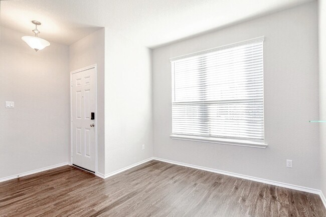 Building Photo - 632 Reinhardt Blvd