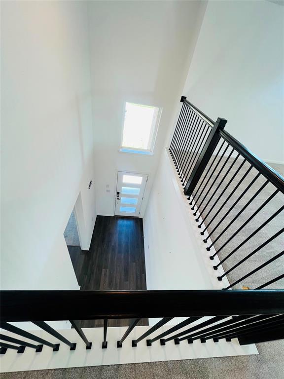 Building Photo - 15220 Holloway Dr