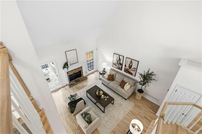 Building Photo - 2530 Wellsley Ln